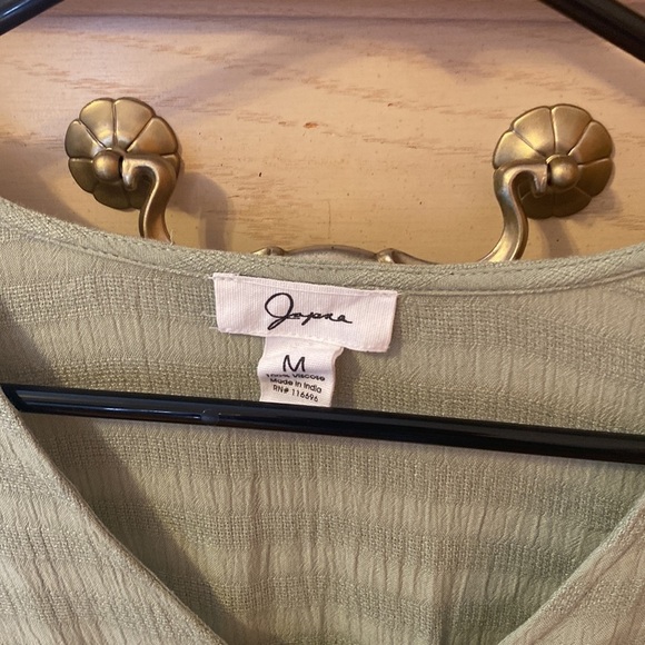 Japna Green Blouse - Picture 4 of 6